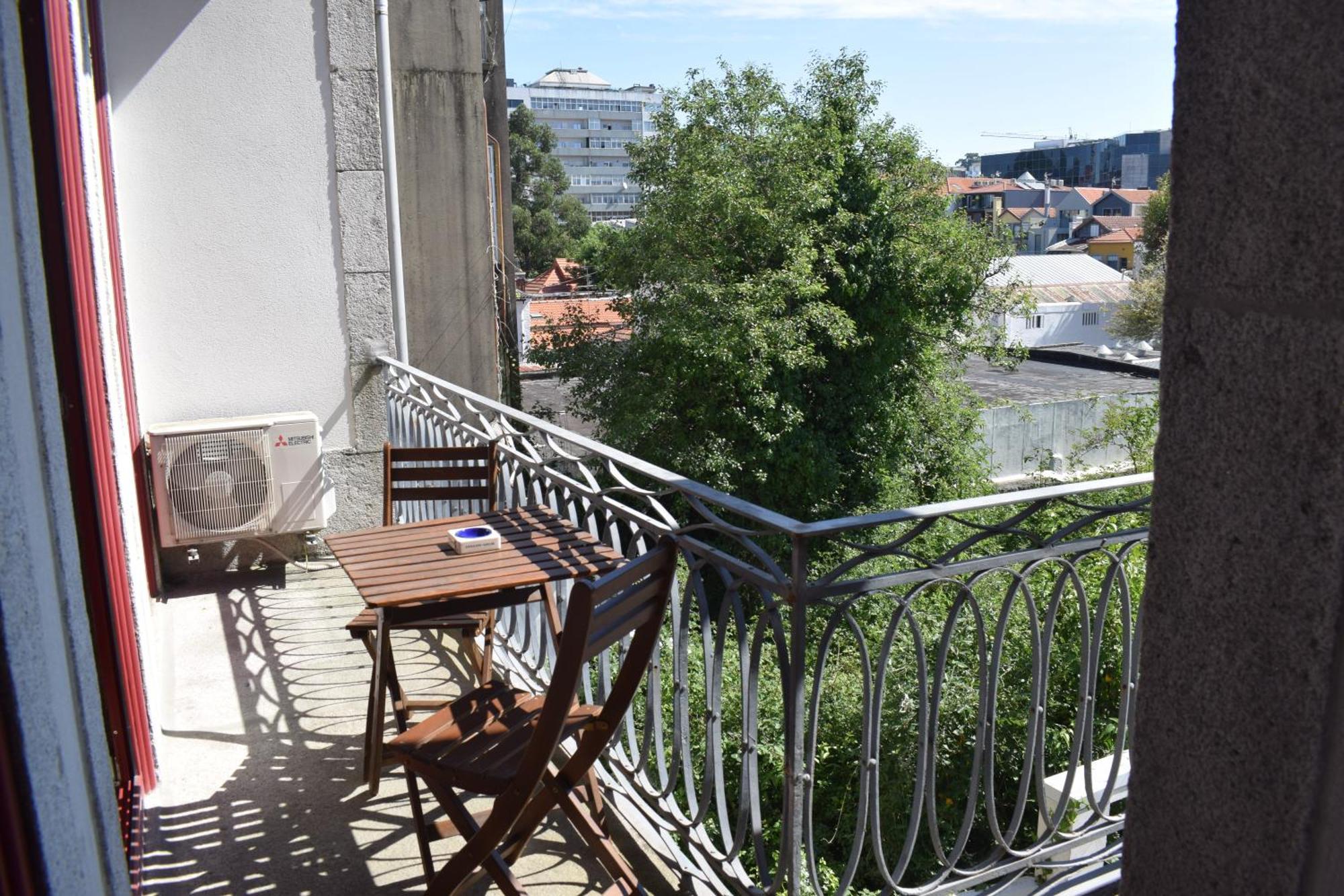 Liiiving In Porto - Vintage Balcony Apartment Εξωτερικό φωτογραφία